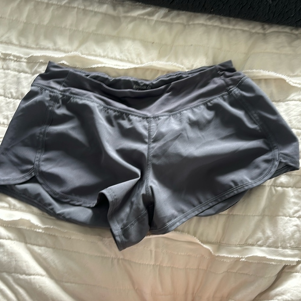 rebook athletic short size small